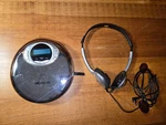 2006 Memorex Lux Lab Cd MP3 Player W/ Digital Radio Silver MPD8843 For. Price: $10.00.
