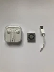 Apple Ipod Shuffle Gloss Silver (2 Gb) #8433 Used. Price: $59.00.